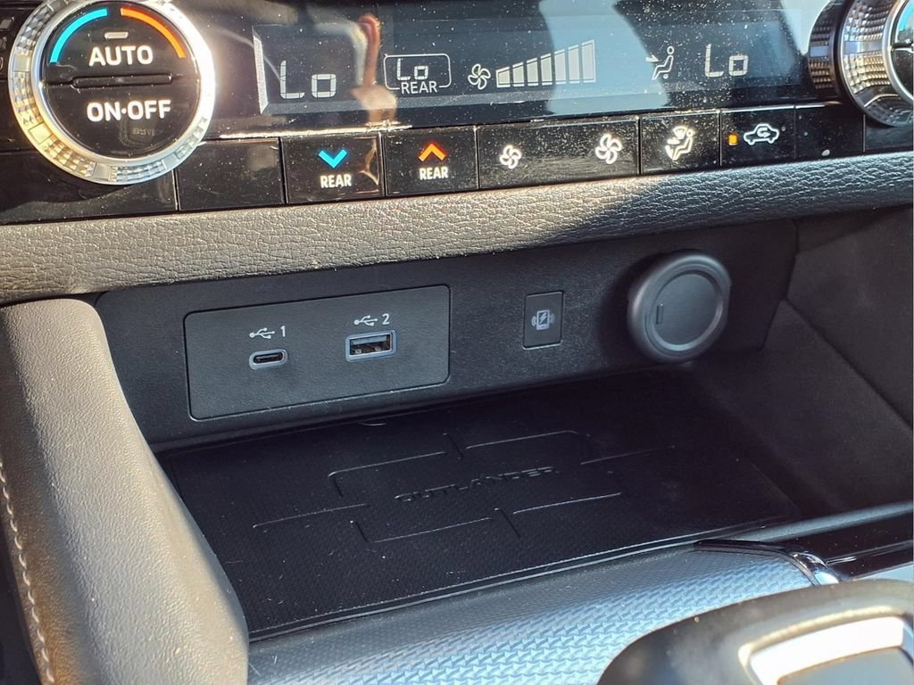 Used 2024 Mitsubishi Outlander SEL FWD image 13