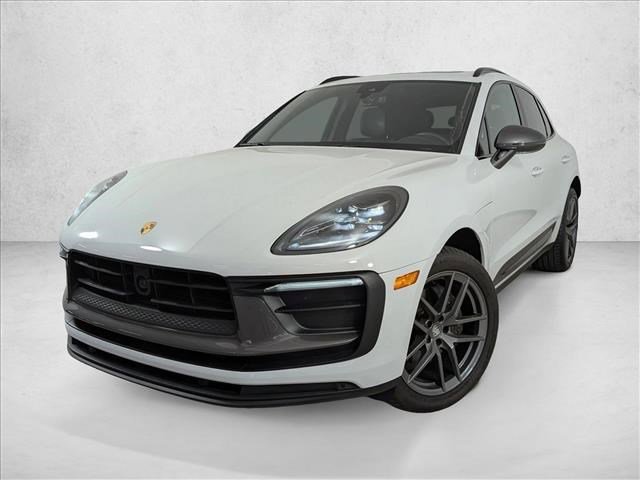 Certified 2025 Porsche Macan Turbo image 1