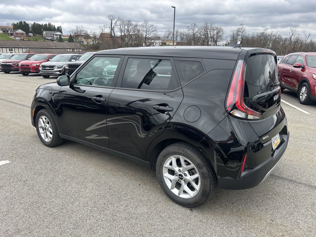 Certified 2023 Kia Soul S image 4