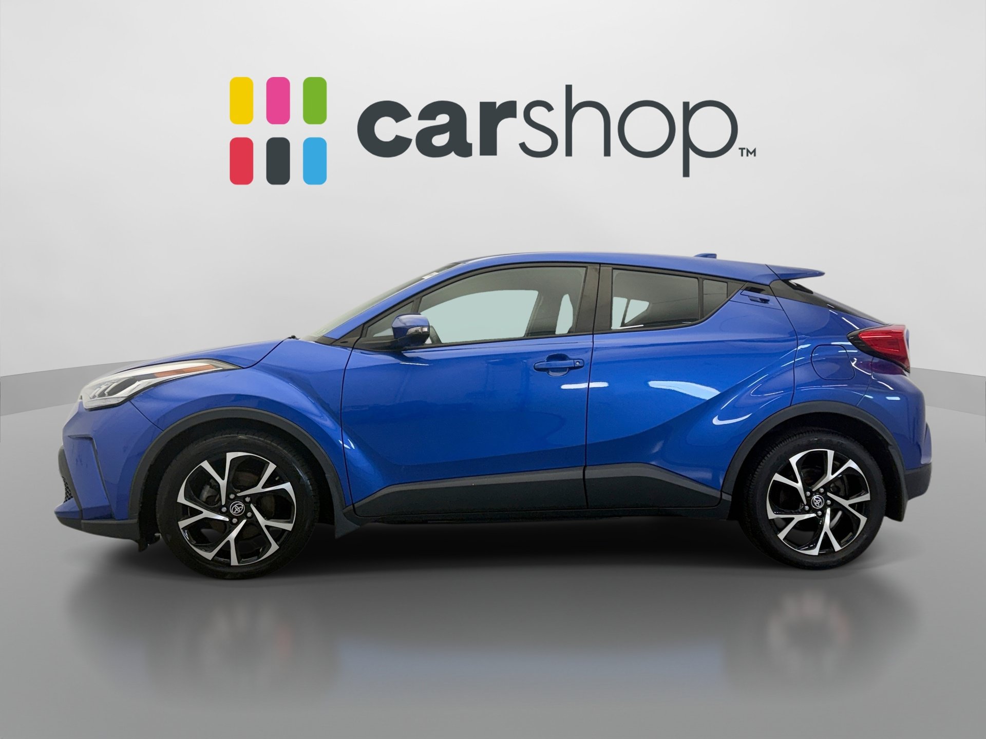 Used 2021 Toyota C-HR XLE FWD image 2