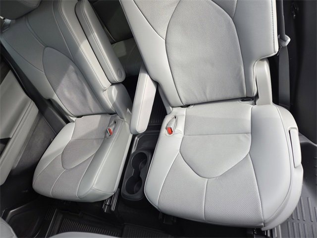 Used 2023 Toyota Highlander L image 30