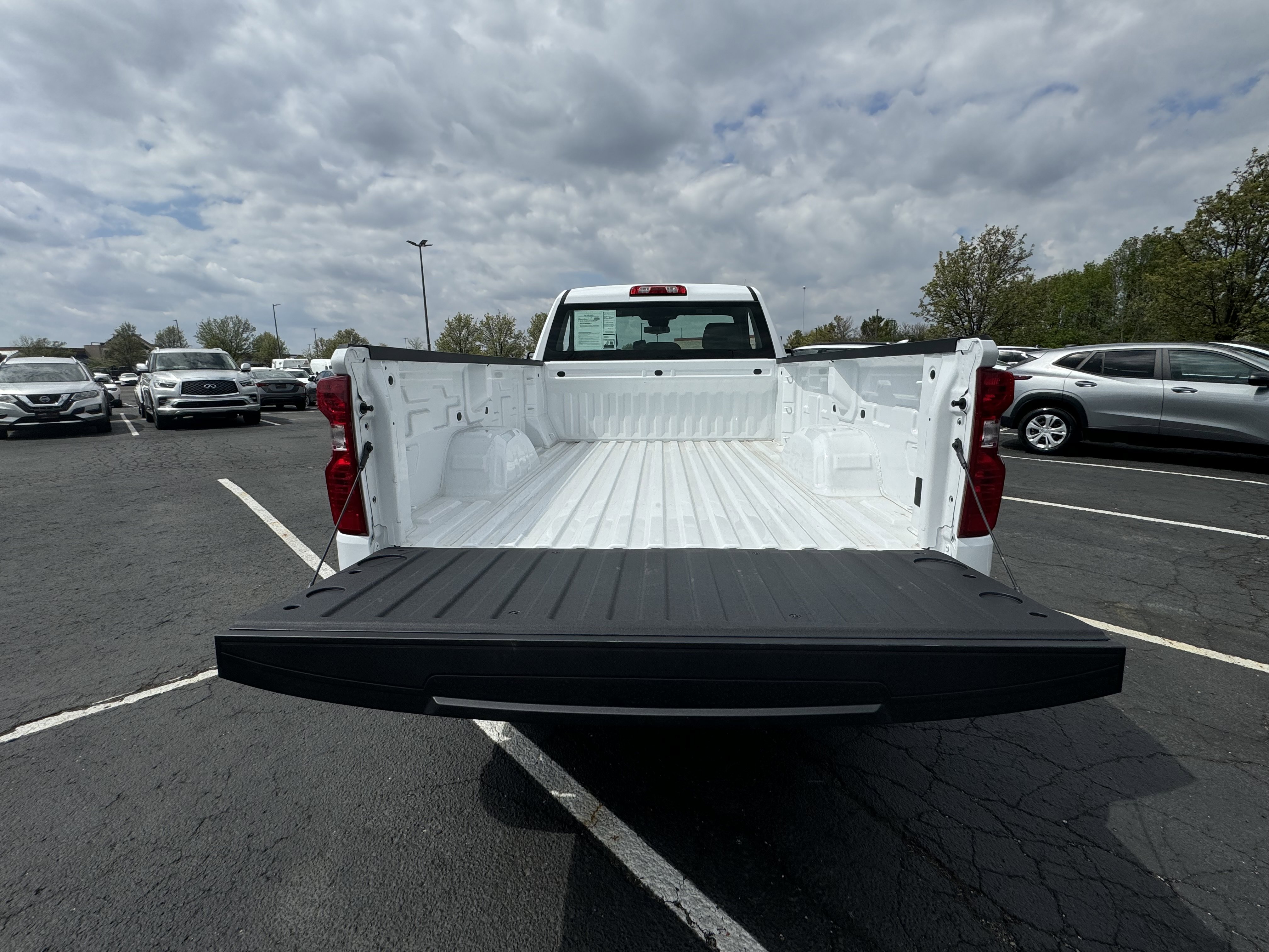 Used 2026 Chevrolet Silverado 1500 W/T image 10