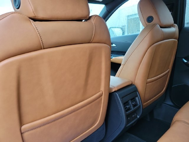 Certified 2024 Cadillac XT4 Premium Luxury AWD/4WD image 45