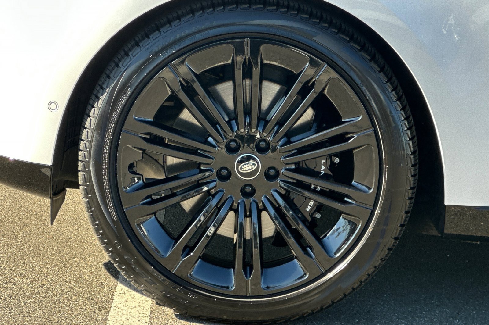 Certified 2024 Land Rover Range Rover SE image 33