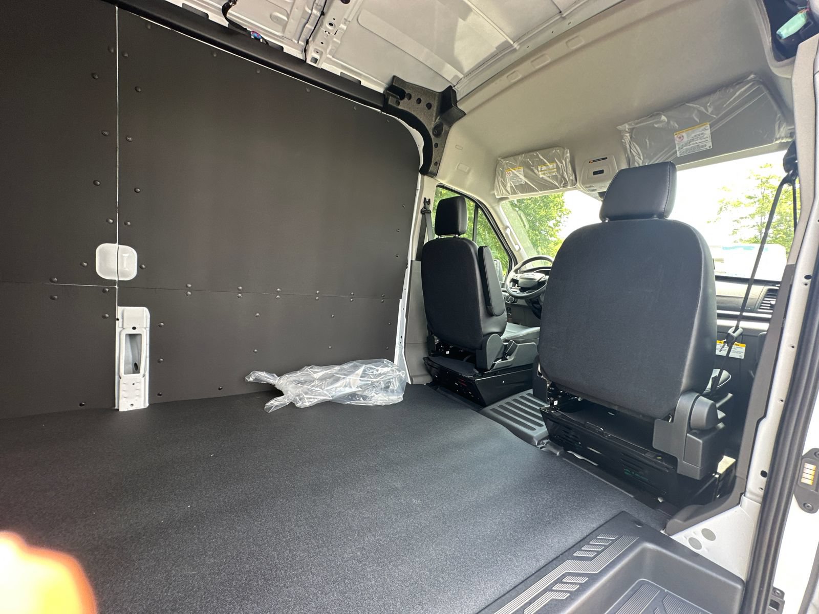 New 2026 Ford Transit 250 148 Medium Roof w/ Load Area Protection Package RWD image 16