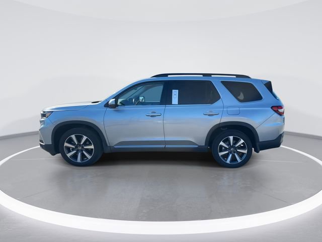 Used 2025 Honda Pilot Touring image 4