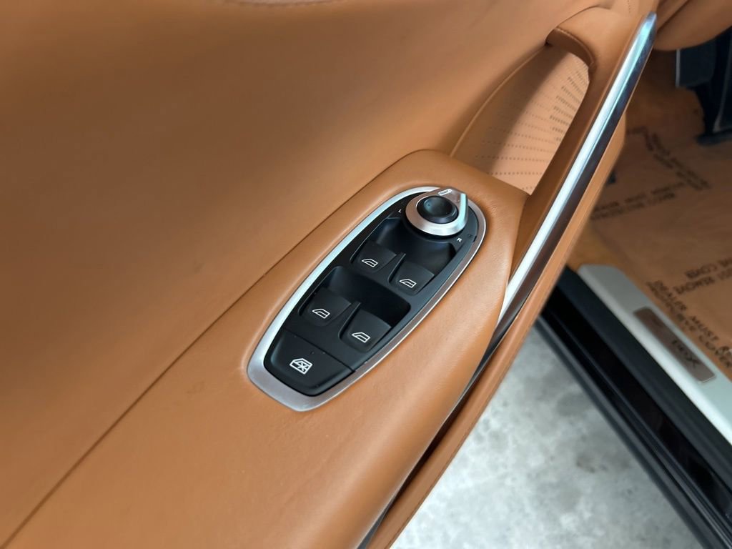 Used 2023 Aston Martin DBX image 40