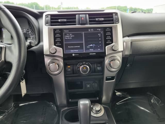 Used 2020 Toyota 4Runner SR5 AWD/4WD image 30