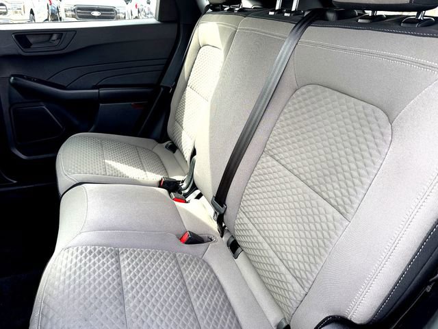 Used 2022 Ford Escape SE w/ SE Sport Appearance Package image 23