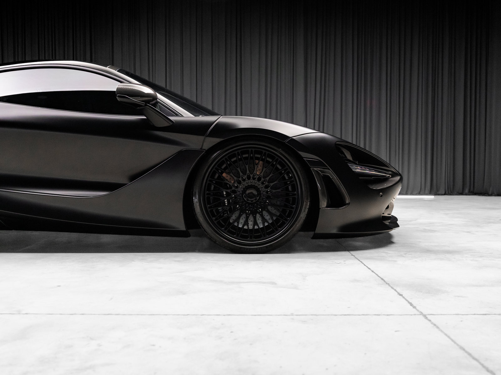 Used 2018 McLaren 720S RWD image 31