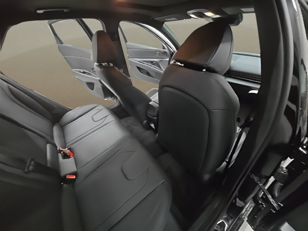 New 2026 Hyundai Elantra SEL Sport FWD image 23