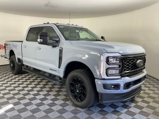New 2026 Ford F250 Lariat w/ Black Appearance Package