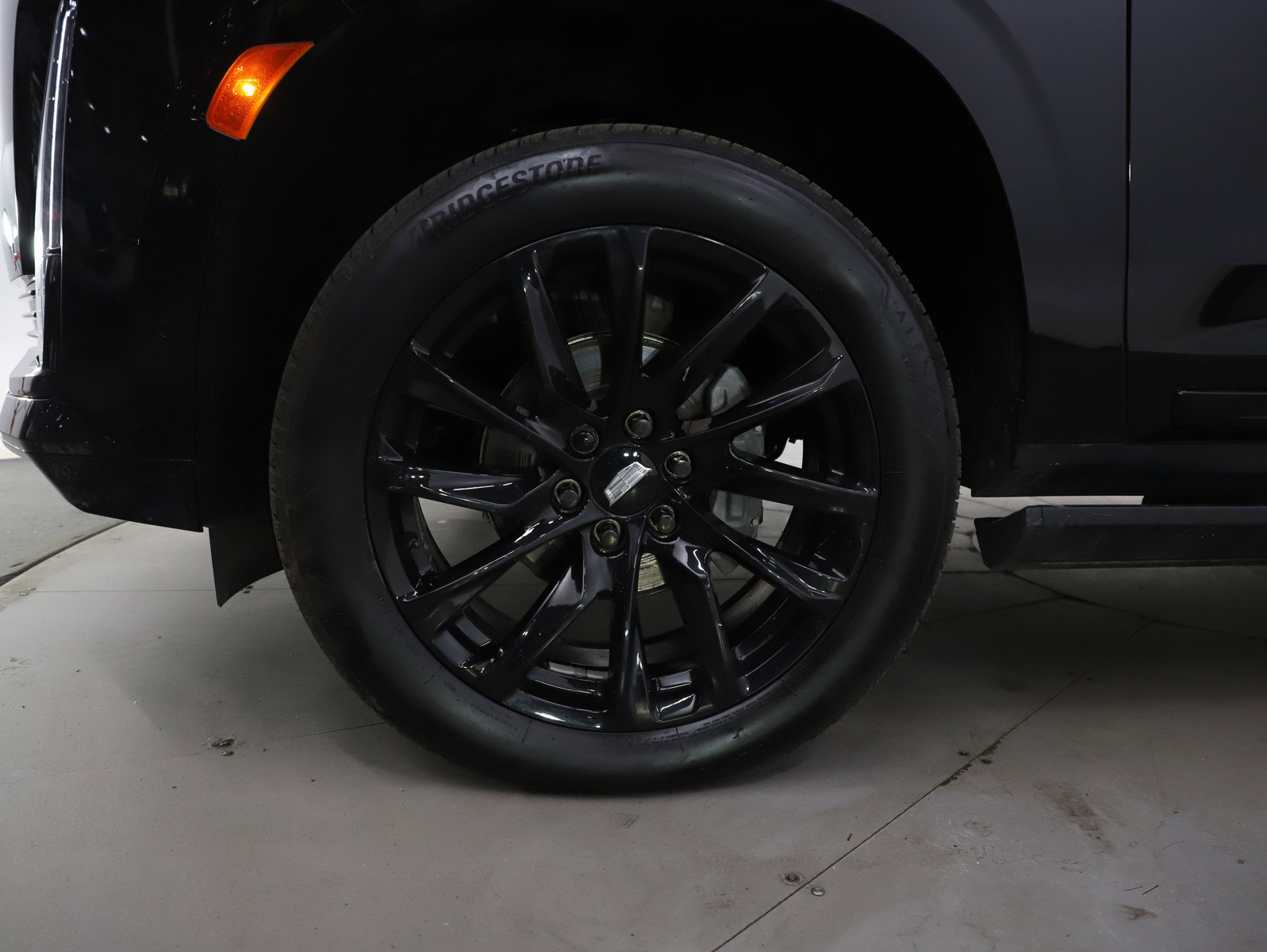 Used 2024 Cadillac Escalade ESV Sport Platinum w/ LPO, ONYX Package image 30