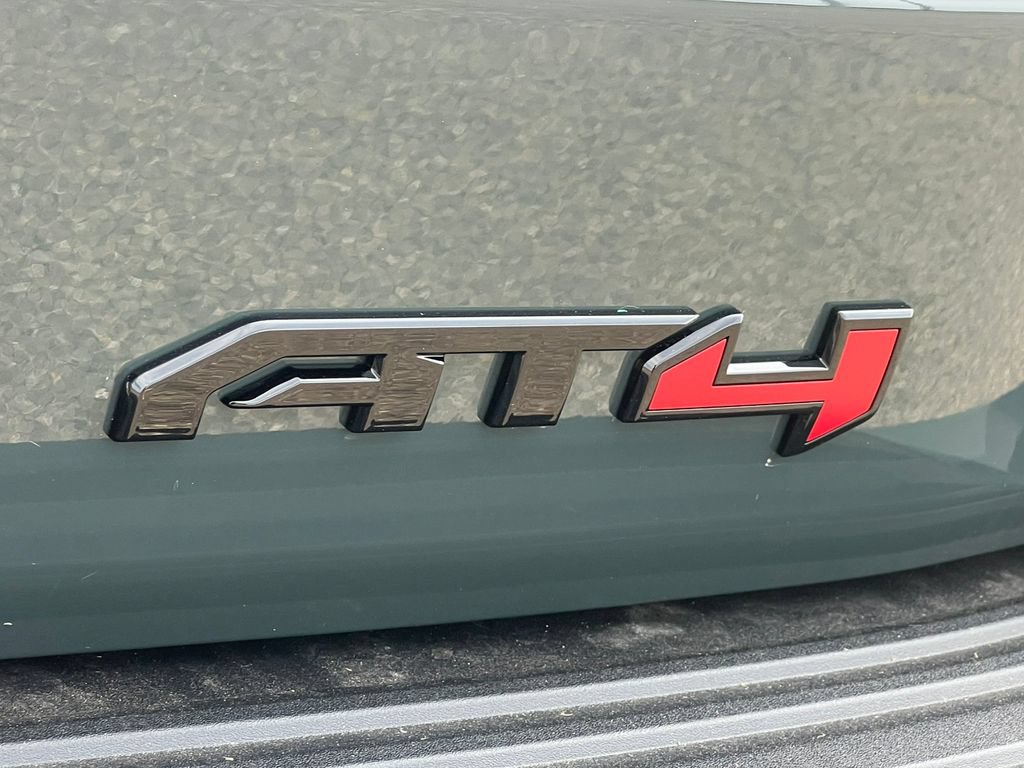 New 2026 GMC Yukon XL AT4 Ultimate w/ LPO, Illumination Package AWD/4WD image 2
