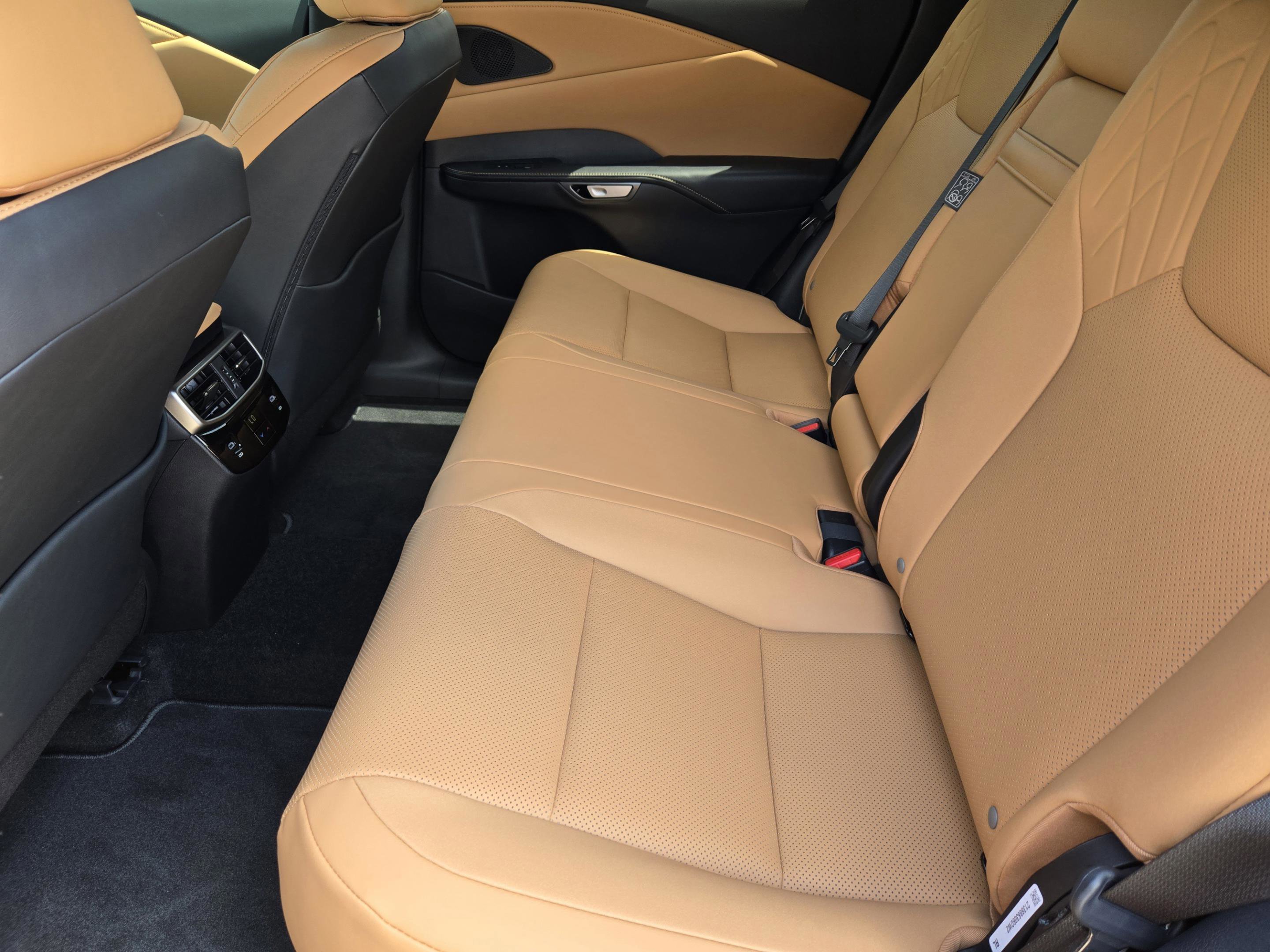 New 2026 Lexus RX 350h AWD/4WD image 17