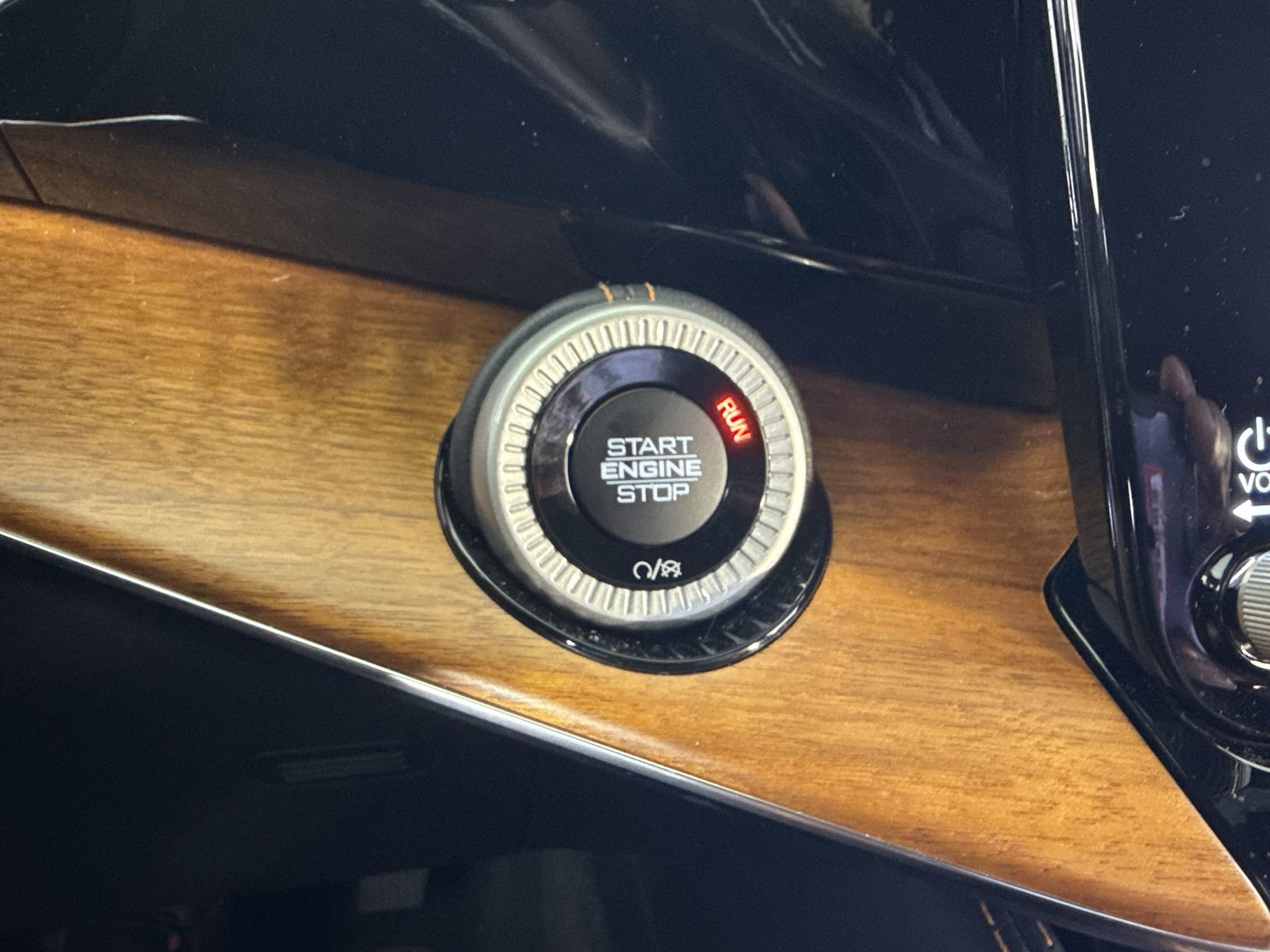 Used 2023 Jeep Grand Wagoneer Series III image 21