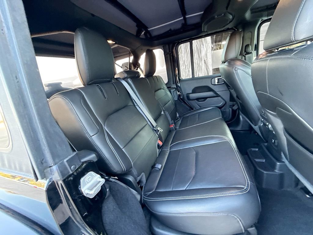 Used 2021 Jeep Wrangler Unlimited Sahara AWD/4WD image 30