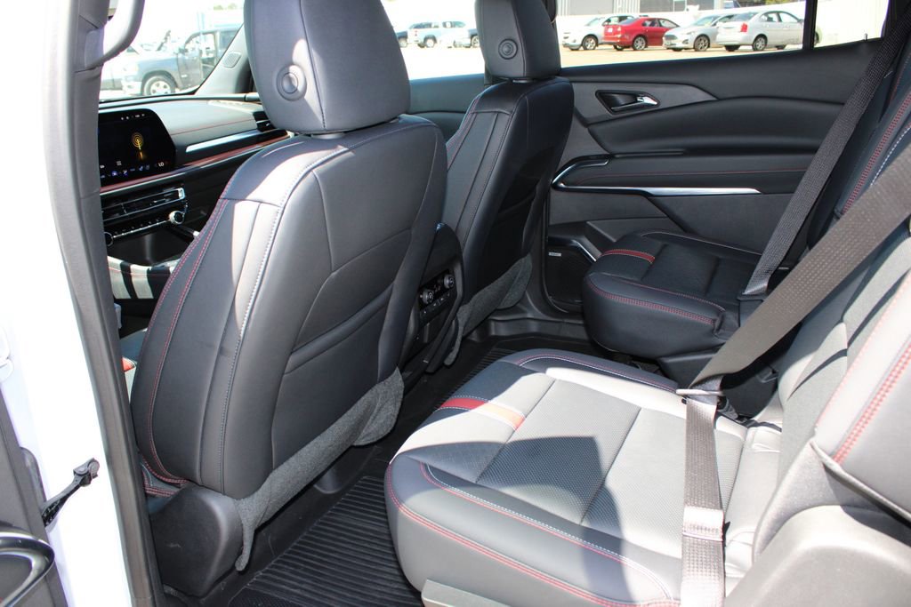 Used 2024 Chevrolet Traverse RS w/ LPO, Floor Liner Package AWD/4WD image 12
