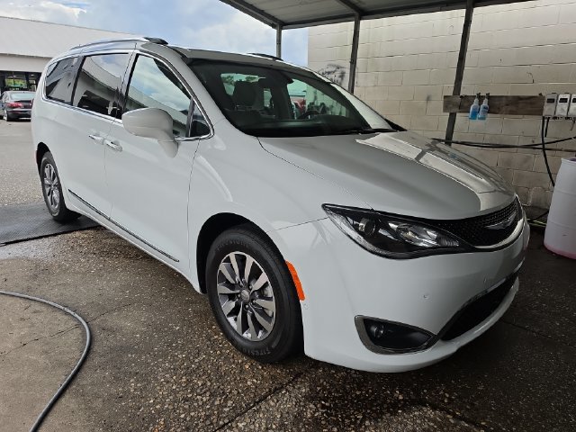 Used 2020 Chrysler Pacifica Touring-L Plus w/ Advanced Safetytec Group