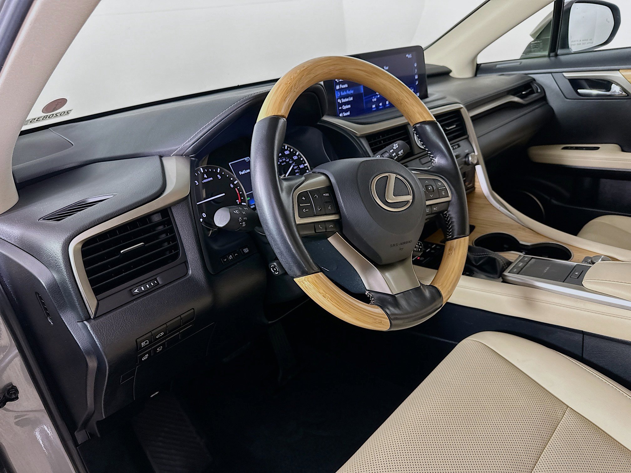 Used 2021 Lexus RX 350L FWD w/ Premium Package image 8