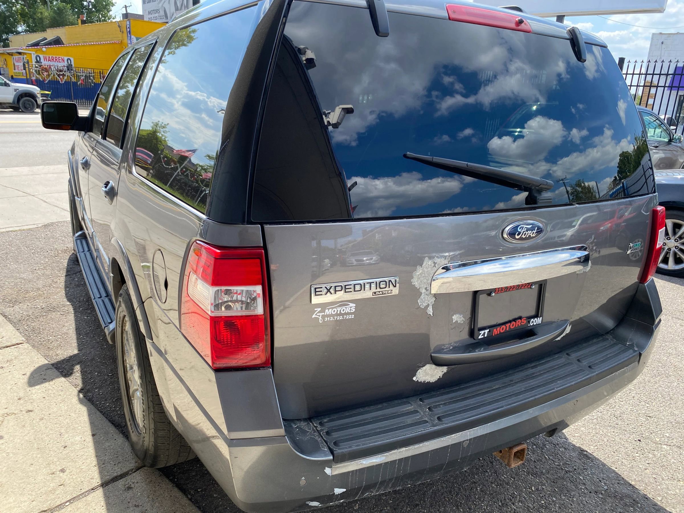 Used 2013 Ford Expedition Limited image 2