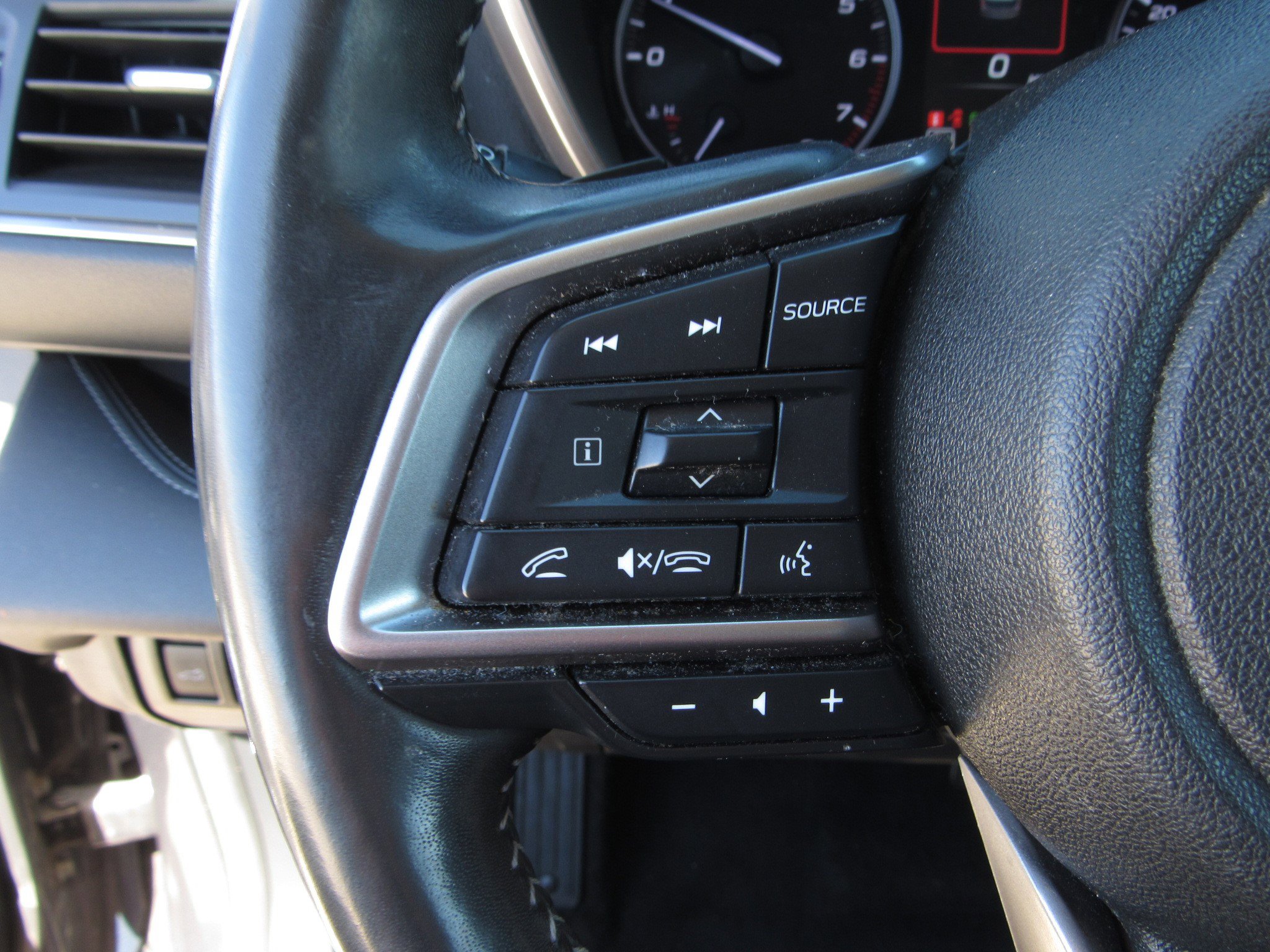 Used 2023 Subaru Ascent Touring image 28