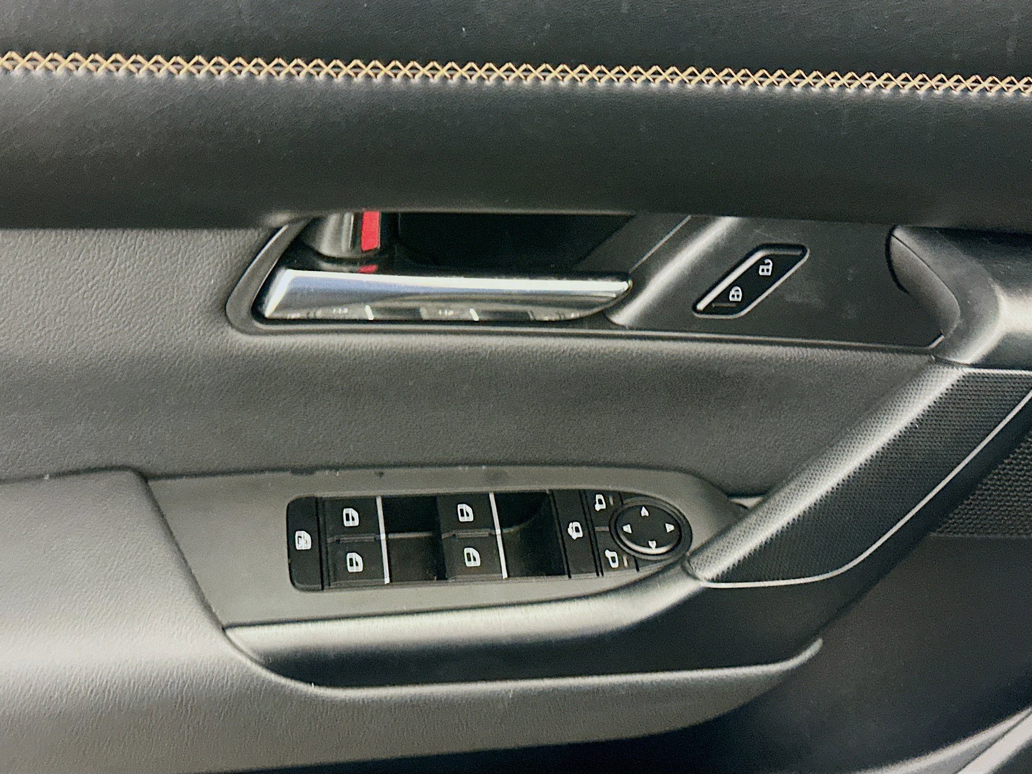 Used 2025 MAZDA CX-50 AWD 2.5 S w/ Premium Plus Pkg image 15