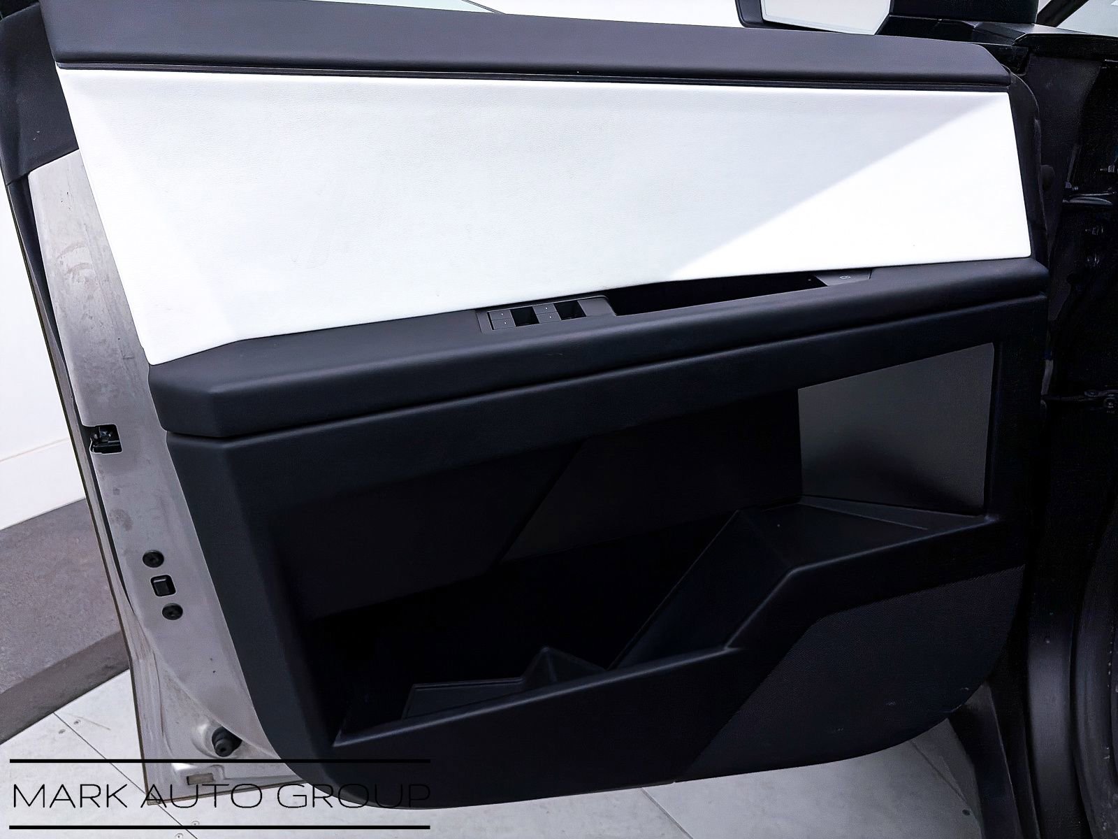 Used 2024 Tesla Cybertruck Cyberbeast image 15