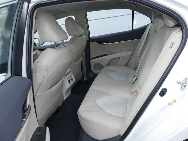 Certified 2018 Toyota Camry XLE FWD image 15