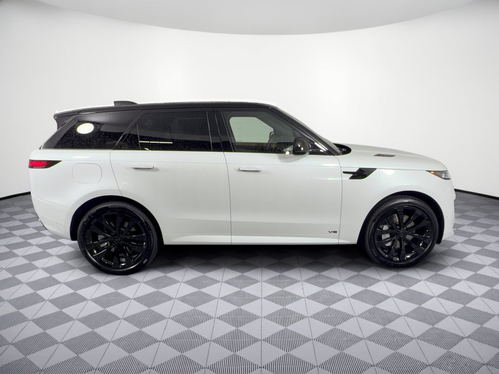 New 2026 Land Rover Range Rover Sport Dynamic SE AWD/4WD image 8