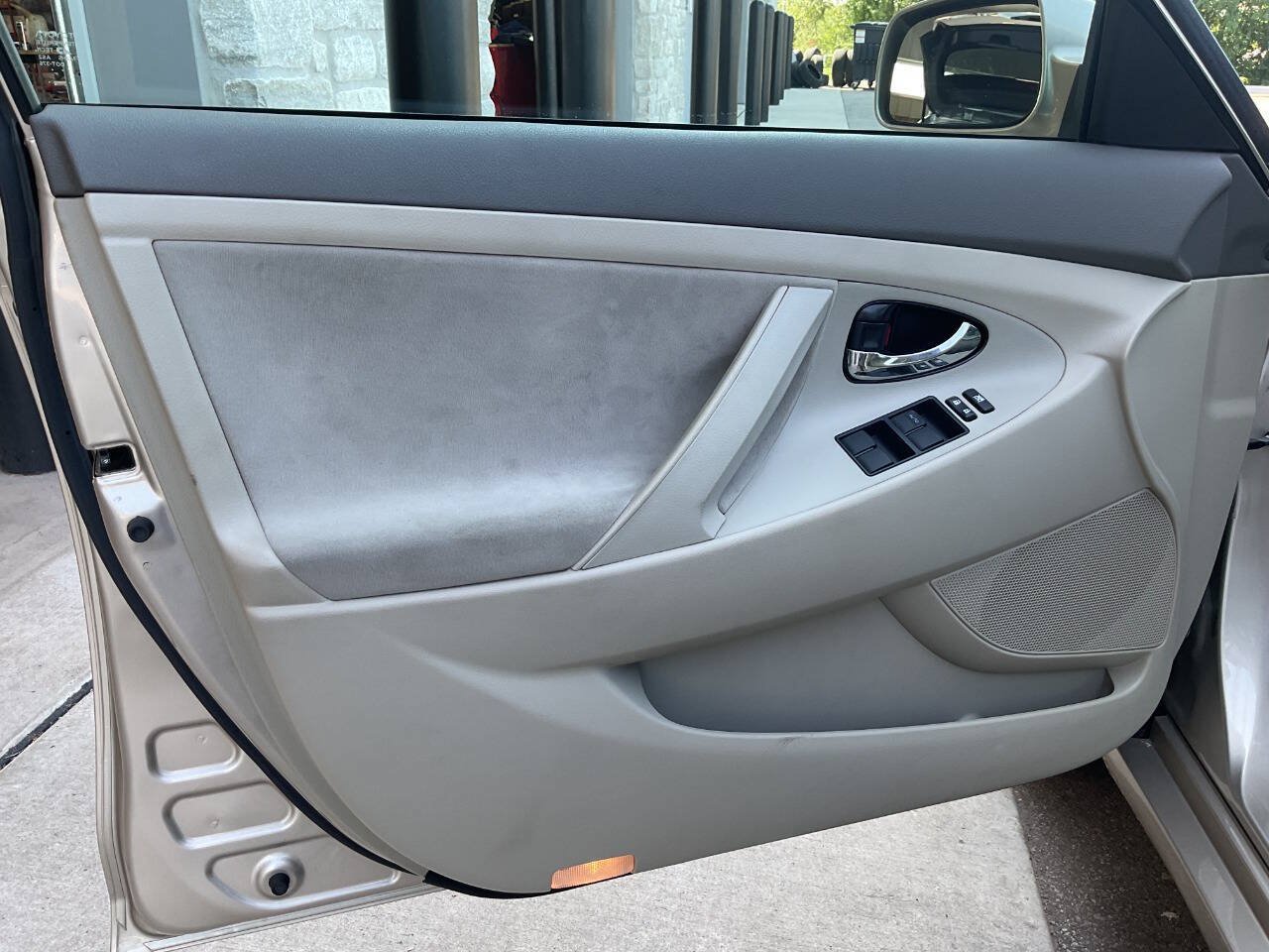 Used 2007 Toyota Camry LE FWD image 22