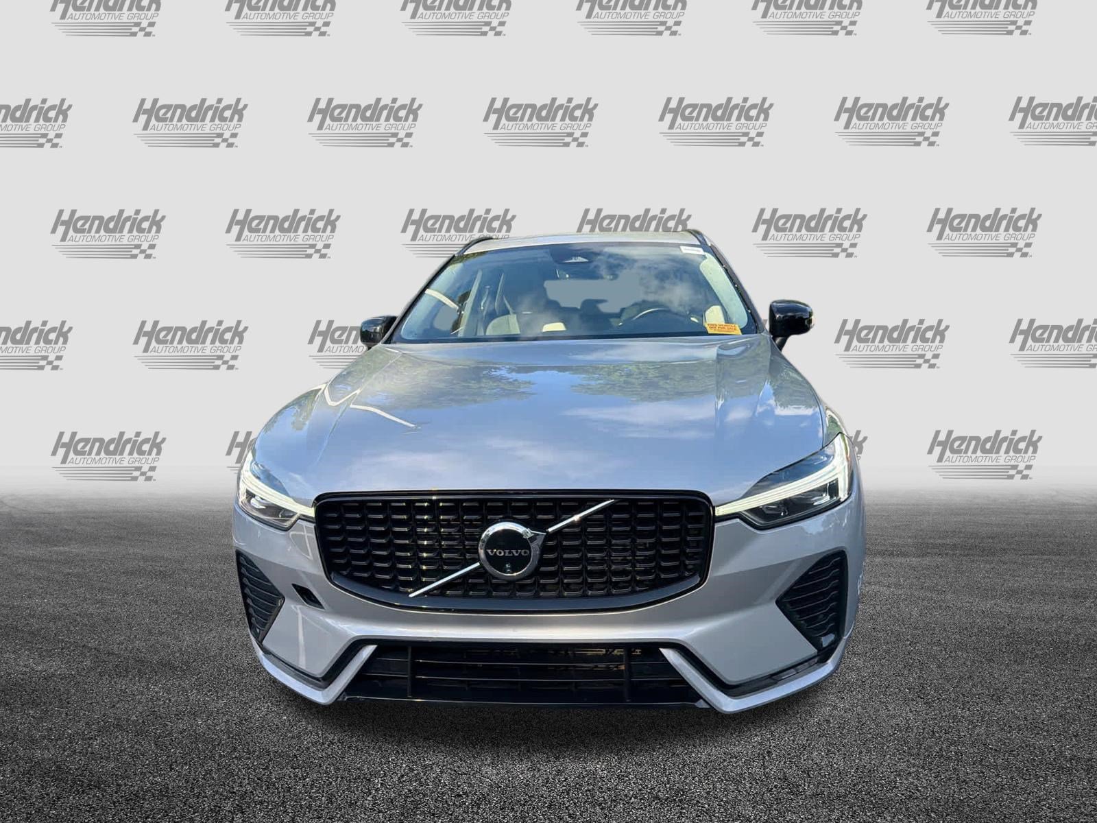 Used 2024 Volvo XC60 B5 Plus w/ Protection Package Premier AWD/4WD image 3