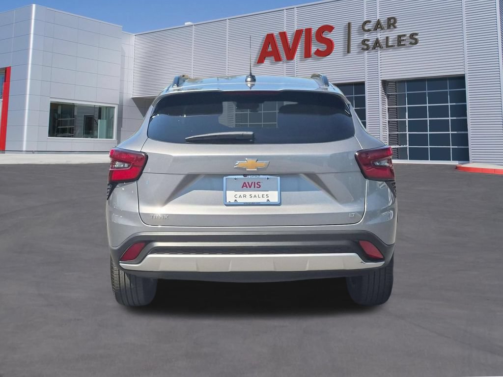Used 2025 Chevrolet Trax LT w/ LT Convenience Package FWD image 7