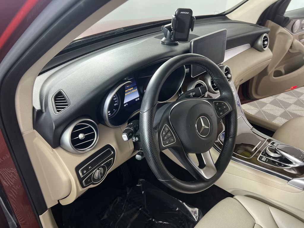 Used 2019 Mercedes-Benz GLC 300 4MATIC image 11