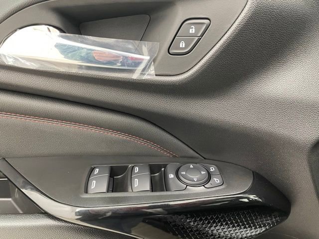 New 2026 Chevrolet Trax RS w/ Sunroof Package image 10