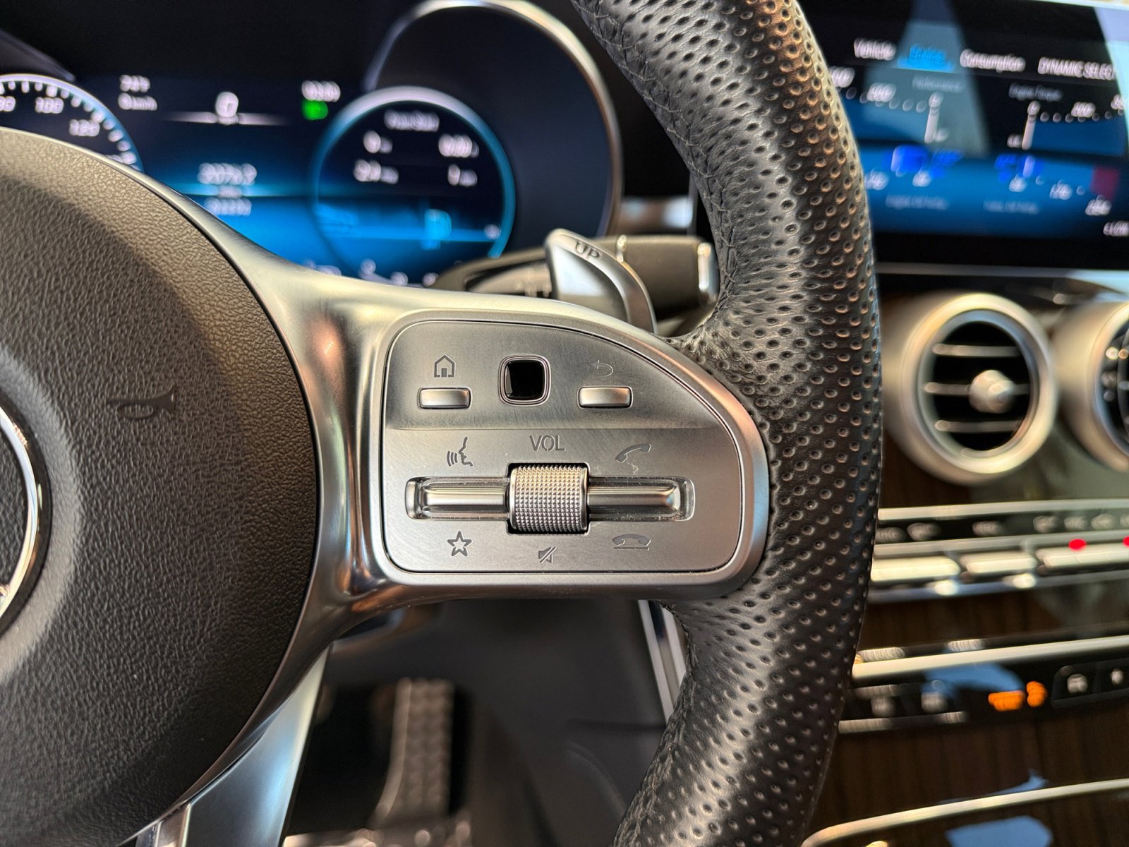 Certified 2020 Mercedes-Benz GLC 43 AMG 4MATIC image 31