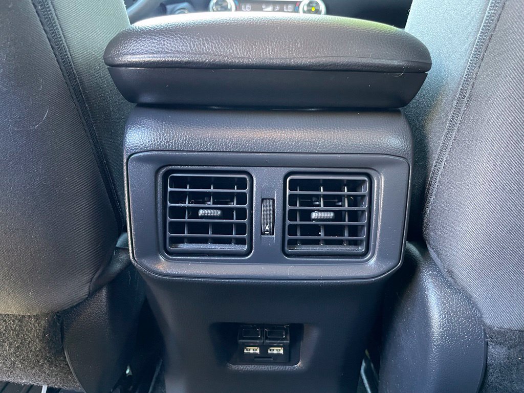 Used 2021 Toyota RAV4 XLE AWD/4WD image 28