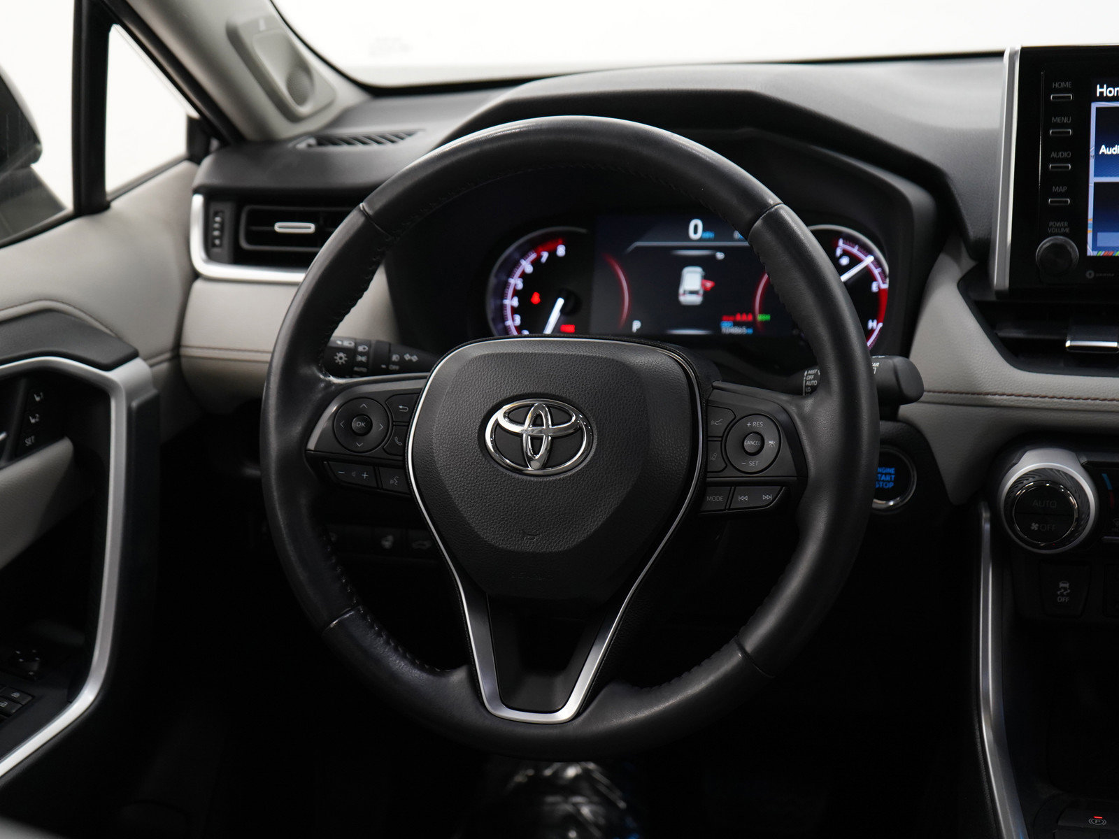Used 2019 Toyota RAV4 Limited image 13