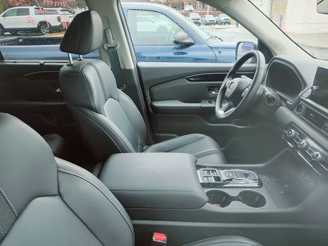 Used 2025 Honda Pilot EX-L image 4