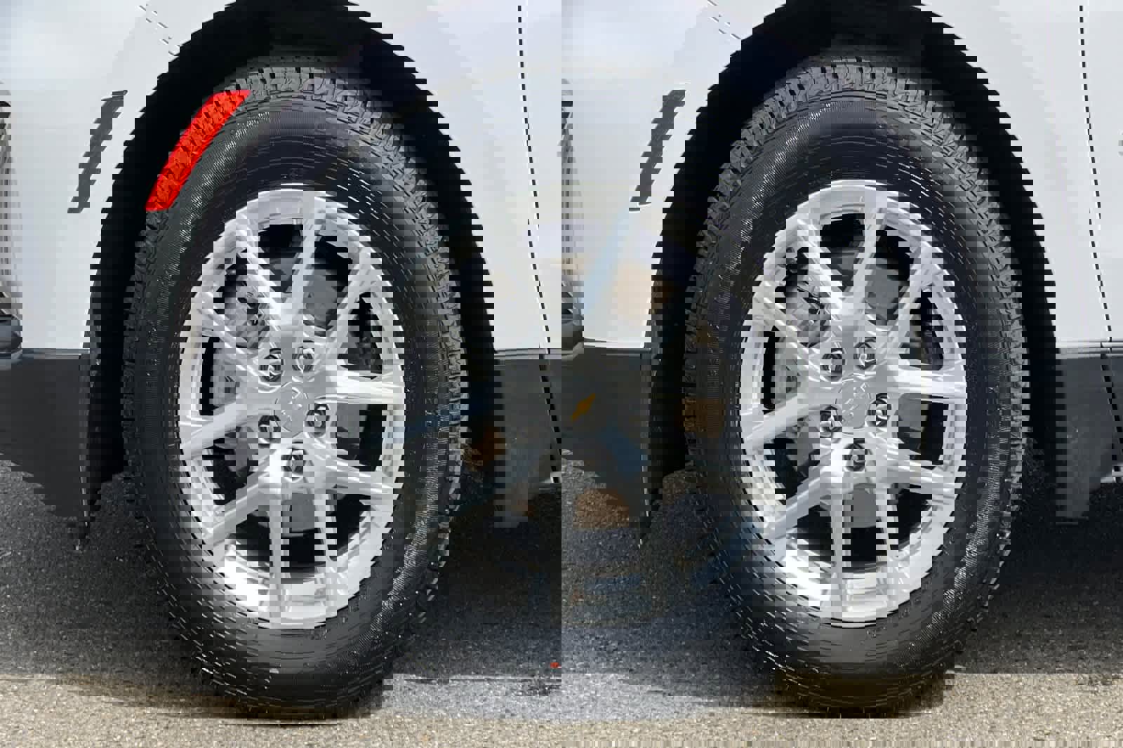 Used 2024 Chevrolet Equinox LT image 31