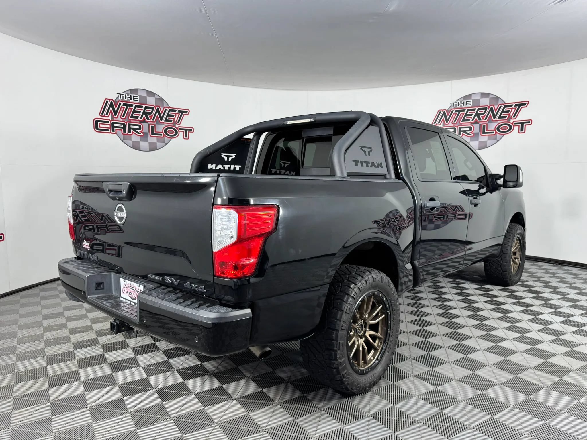 Used 2024 Nissan Titan SV w/ SV Convenience Package AWD/4WD image 7