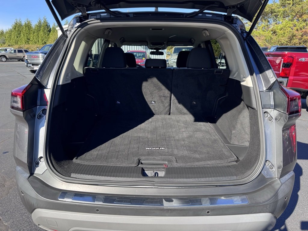 Used 2022 Nissan Rogue SV image 37