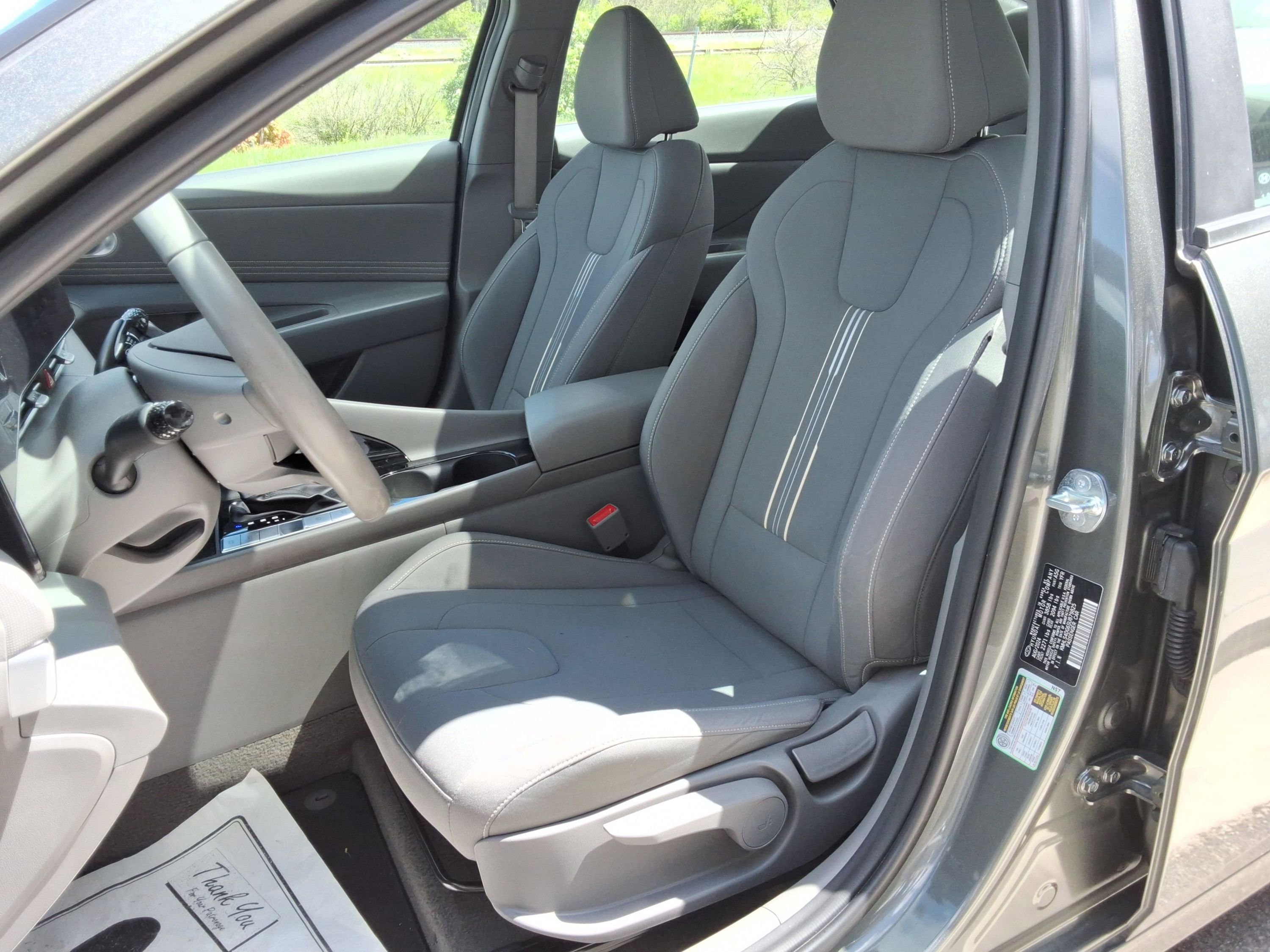 Used 2025 Hyundai Elantra SEL FWD image 30
