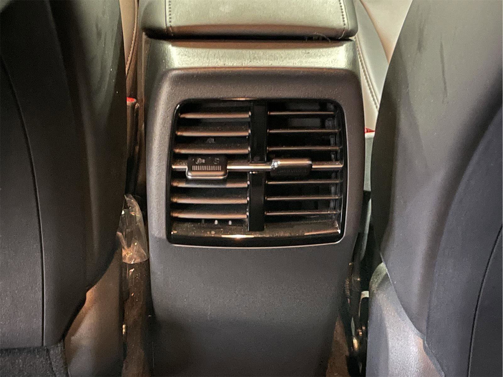 Used 2025 Kia Niro EX image 17