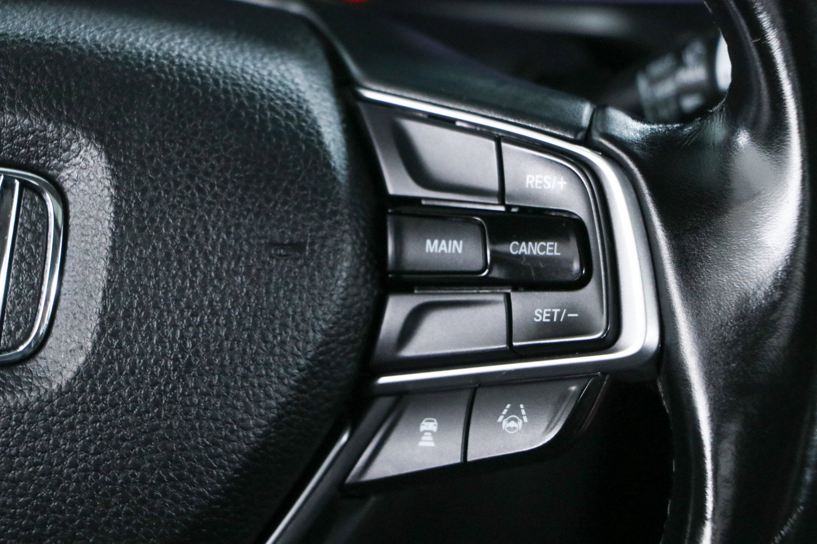 Used 2018 Honda Accord EX-L image 11