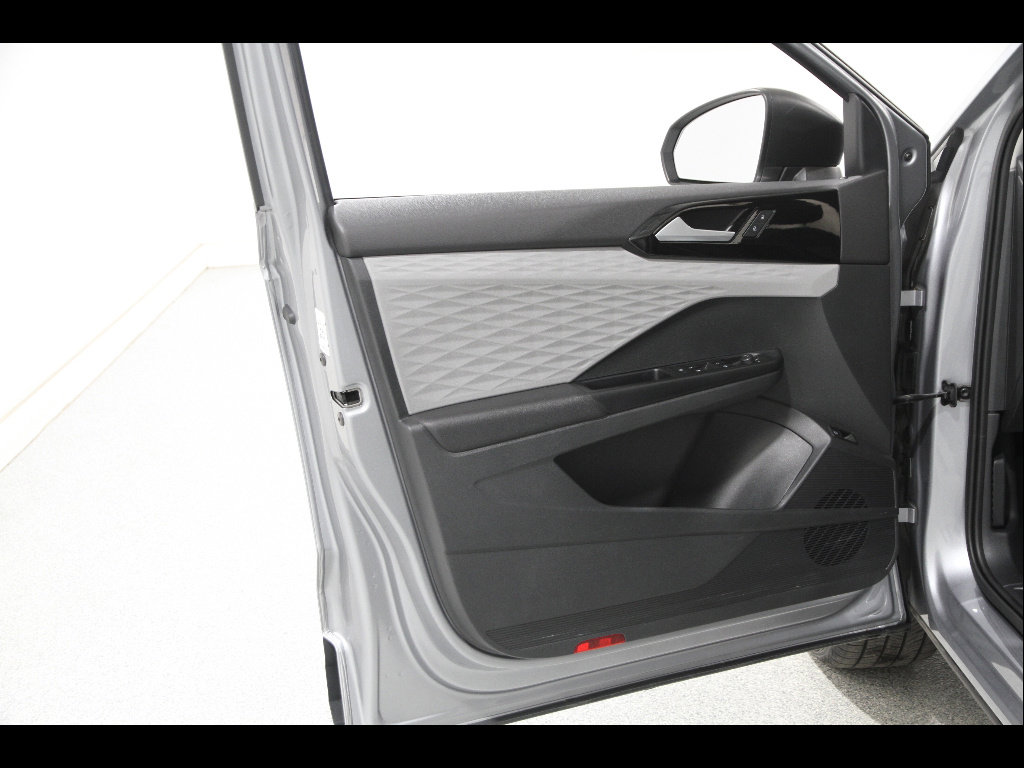 Used 2023 Volkswagen Taos S image 4