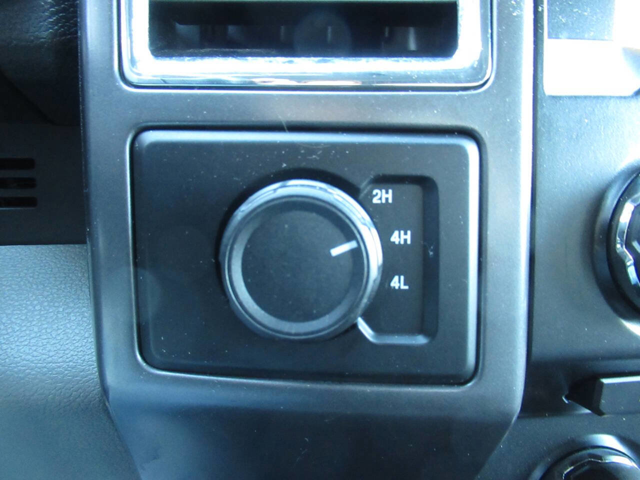 Used 2016 Ford F150 XLT w/ Equipment Group 302A Luxury image 20