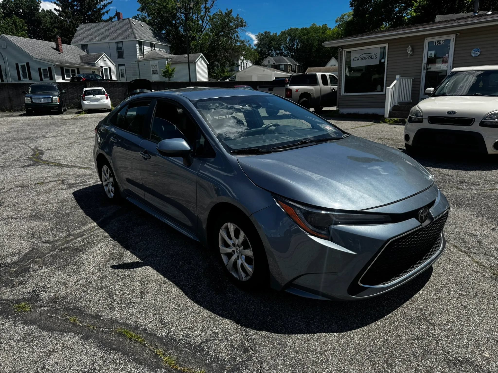 Used 2021 Toyota Corolla LE FWD image 3