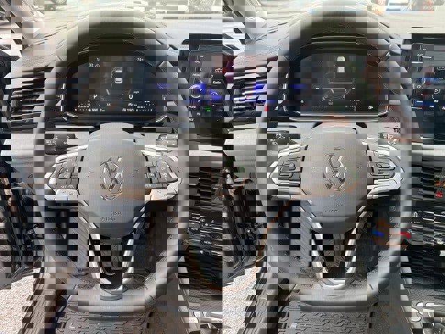 New 2025 Volkswagen Jetta SE image 31