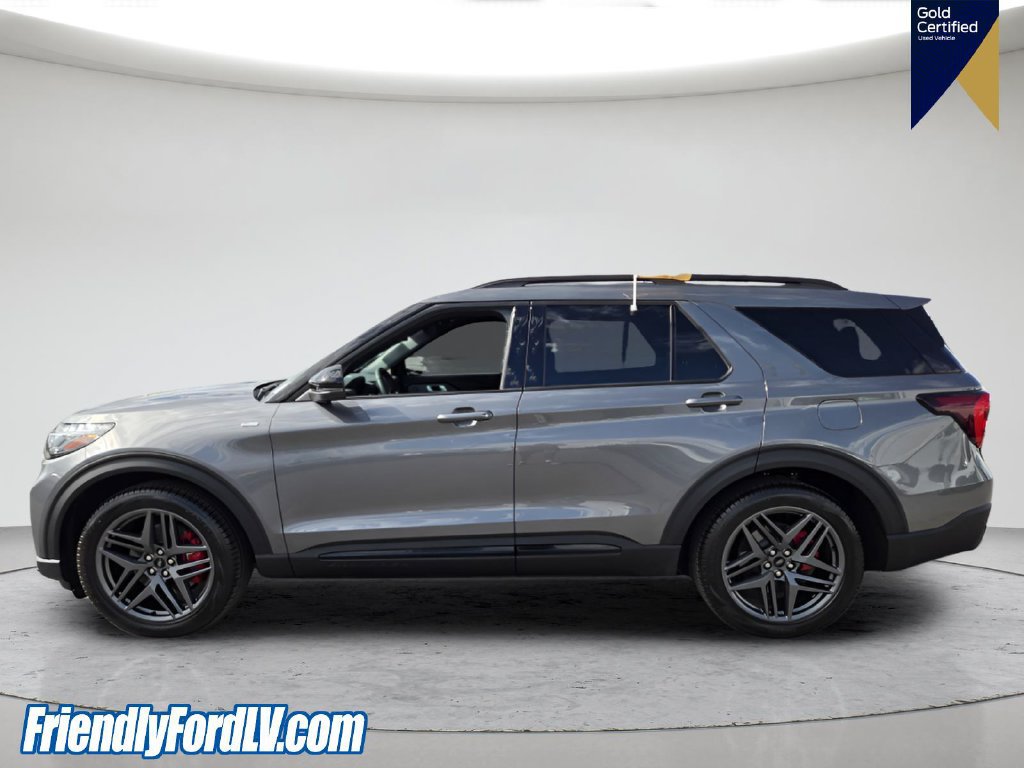 Certified 2025 Ford Explorer ST-Line RWD image 3